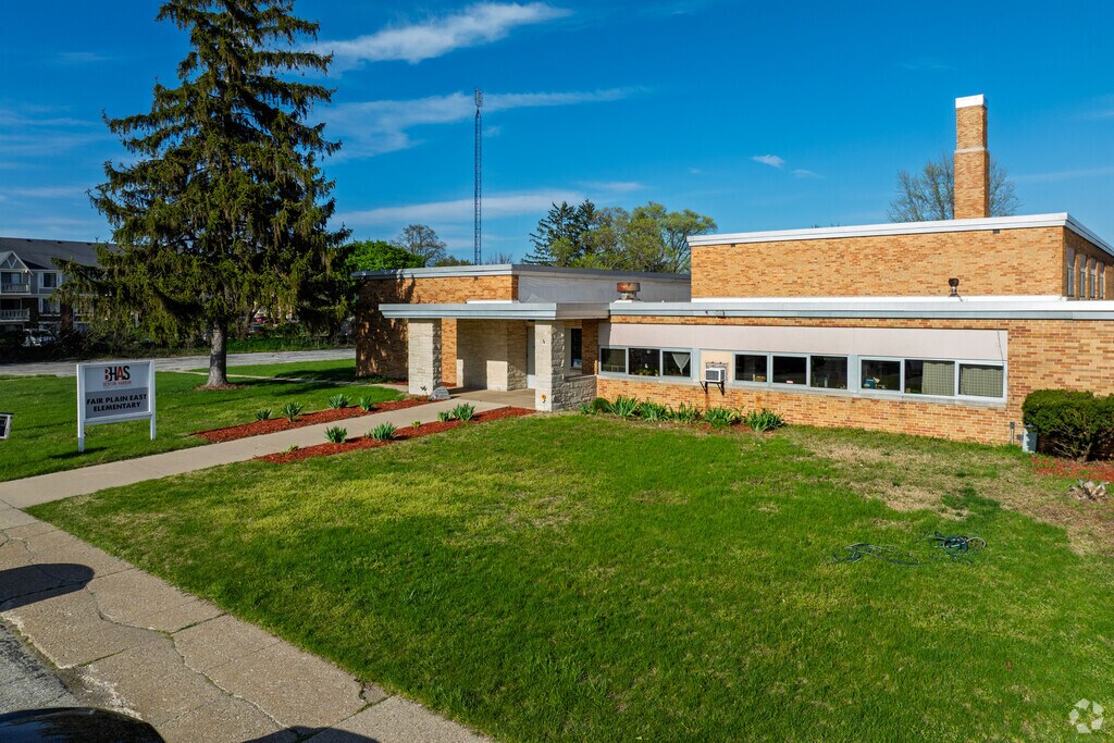 Fair Plain Elementary School is a public school located in Benton Harbor.