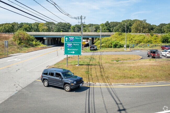 Griswold's I-395 Highway provides easy access to major urban centers.