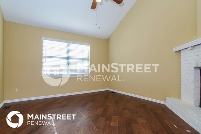 1126 E Elizabeth St, Olathe, KS 66061 - photo 5