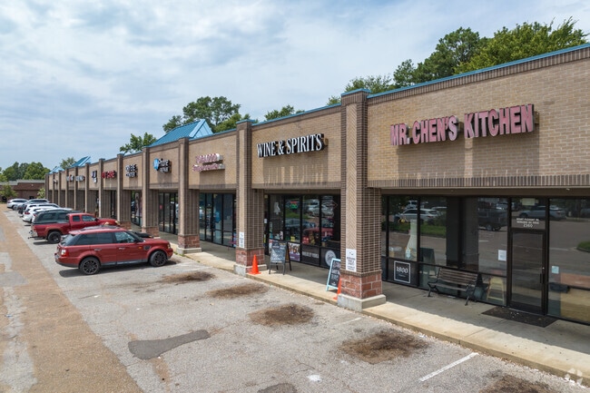Small pockets of retail are sprinkled all throughout Desoto County.