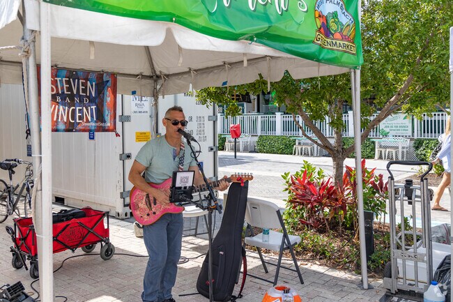 EL Cid residents can enjoy Steven Vincent's performance at the Green Market.