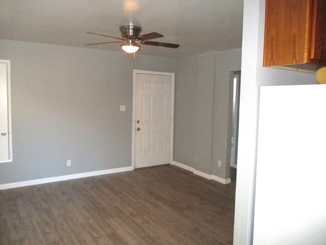 326 V St unit . 3, Sacramento, CA 95818 - photo 5