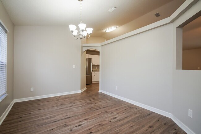 402 S Dixie Dr, Howey In the Hills, FL 34737 - photo 6