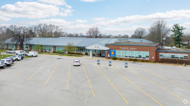 Greathouse Shryock Traditional Elementary School serves students throughout Hikes Point.