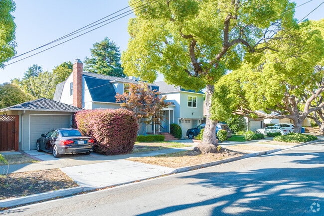 Because of nearby airports no Lyon Hoag buildings can exceed a certain height.