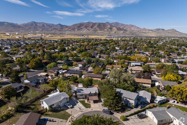 Homes in Hunter have gorgeous views of the Oquirrh Mountains.