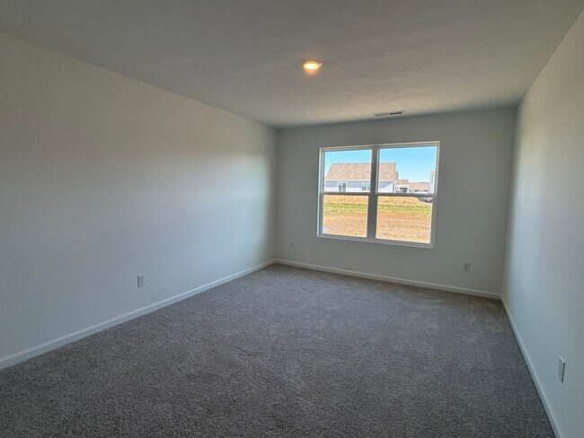 8096 Camellia Ln, Pendleton, IN 46064 - photo 4