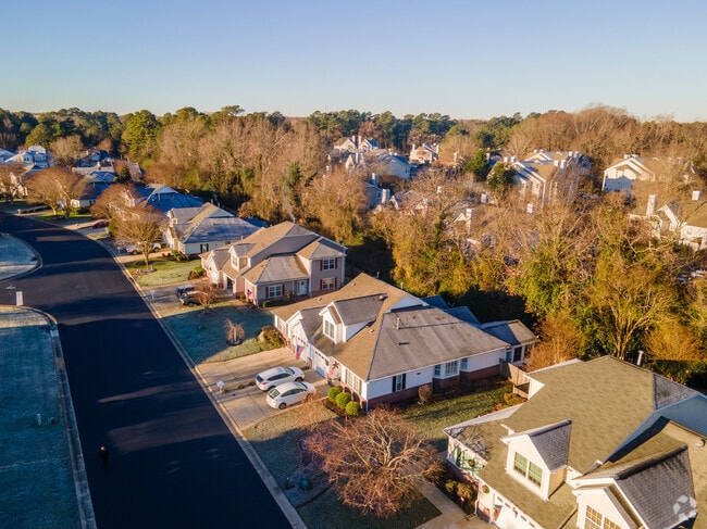 Large single-family homes are common within the Forest Hill Park community.