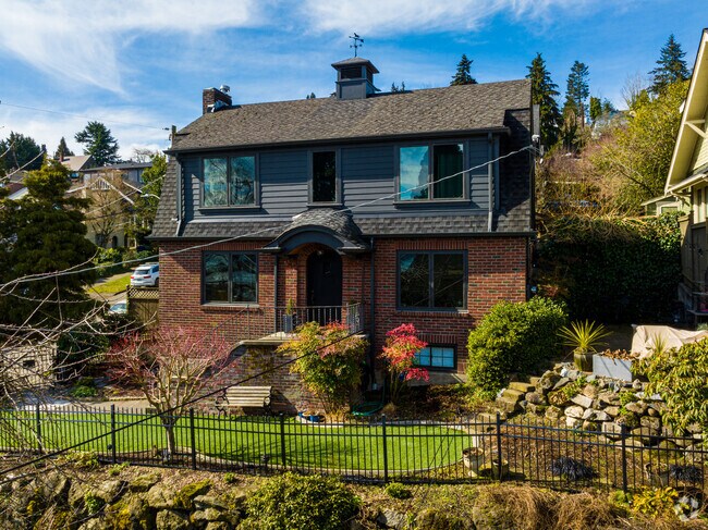 Another cottage style with a large front yard.