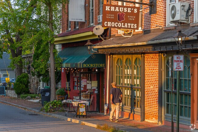 New Paltz has a lively downtown and is just a short drive from Plattekill.