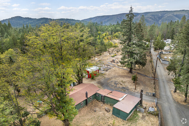Homes in O'Brien often come with a shed or horse pasture.