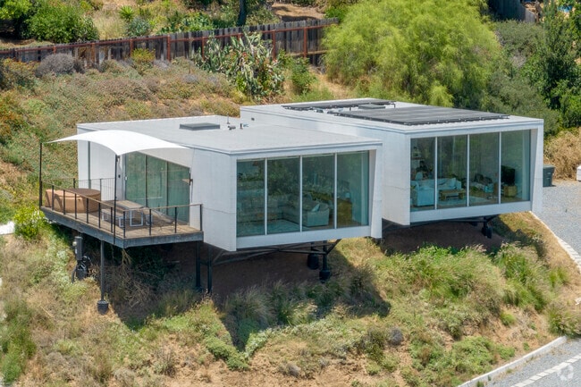 A modern home overlooking the Sweetwater Regional Park.