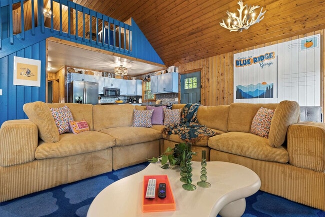 187 Bear Paw Trail unit ID1320743P, Blue Ridge, GA 30513 - photo 2