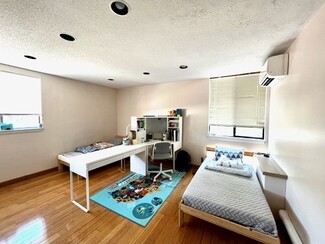 94 Beaconsfield Rd Unit 2, Brookline, MA 02445