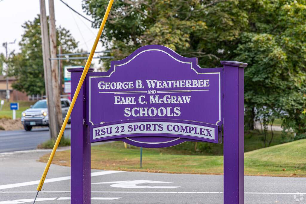 Earl C. McGraw Schooln shares property with George Elementary.