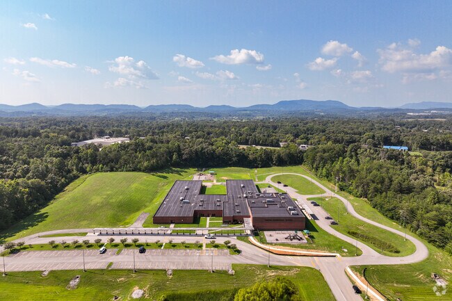 Carter Elementary School serves students in Pre-K through 5th grade.