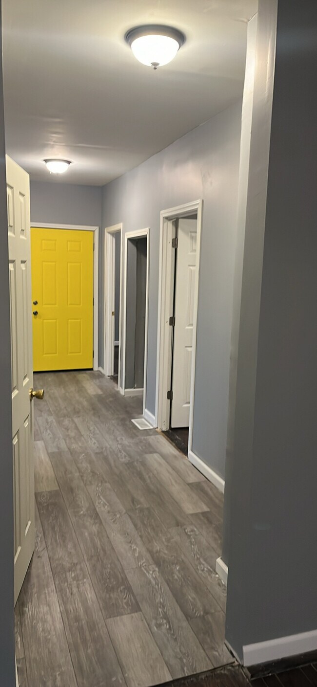 1550 Richard Gordon Hatcher Blvd unit A, Gary, IN 46404 - photo 5