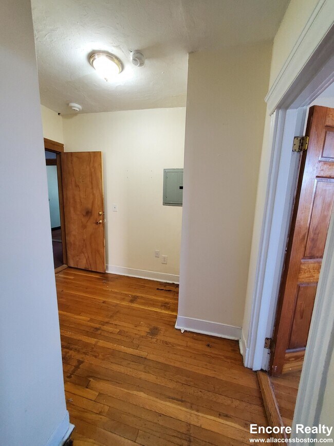 364 Riverway unit 28, Boston, MA 02115 - photo 7