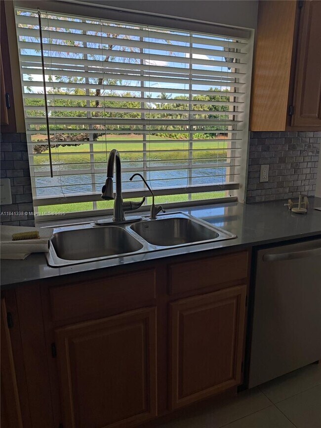 1510 Springside Dr, Weston, FL 33326