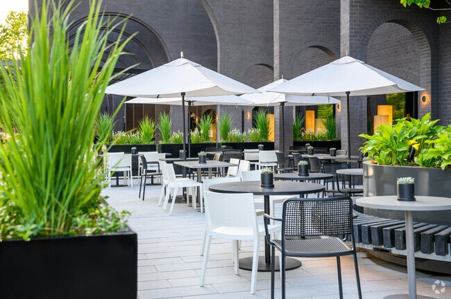 Many restaurants in Parker-Gray offer outdoor seating.