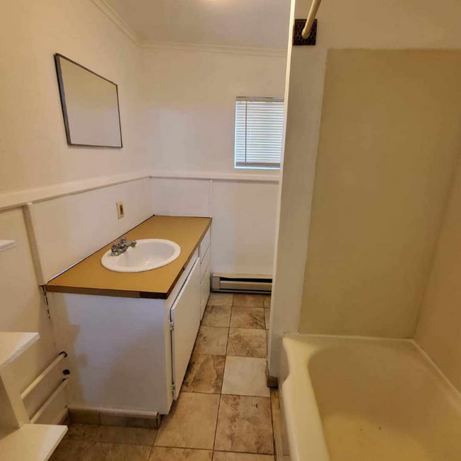 407 Adams Ln unit B, Lewiston, ID 83501 - photo 4