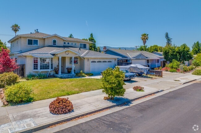 A couple of craftsman, rancher, and single-family homes in Comanche, California.
