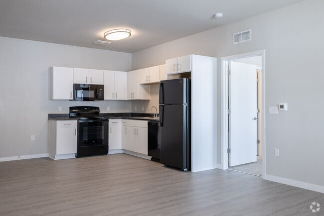 1BR, 1BA - 650SF