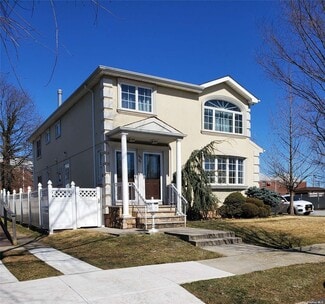 16067 19th Ave Unit 1, Whitestone, NY 11357