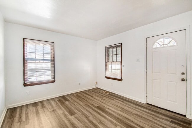 1711 Nemnich Rd, St. Louis, MO 63136 - photo 2