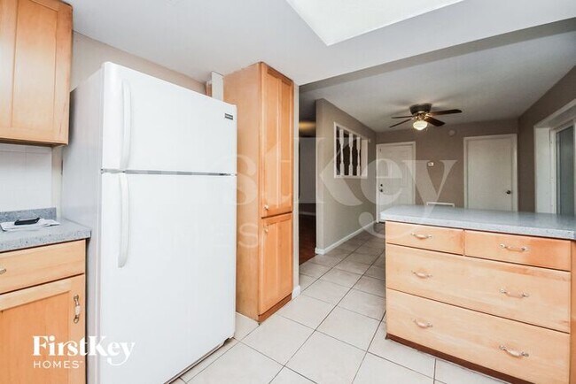 2390 Meadow Ln, Kissimmee, FL 34744 - photo 6