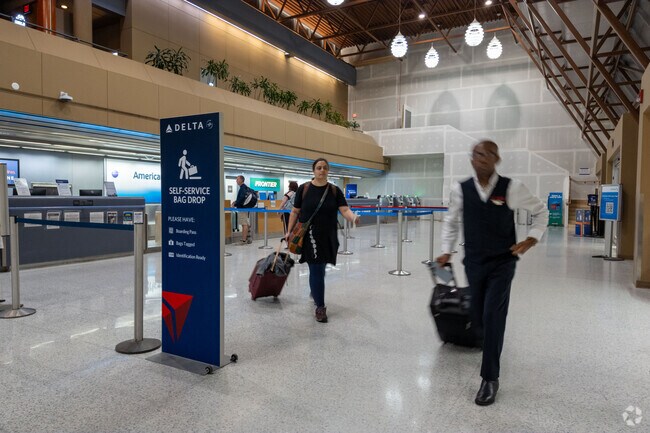 Hector International Airport is only a short 14 minute drive from Southpointe for most trips.