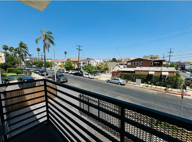 1301 N Kingsley Dr unit 1, Los Angeles, CA 90027 - photo 7