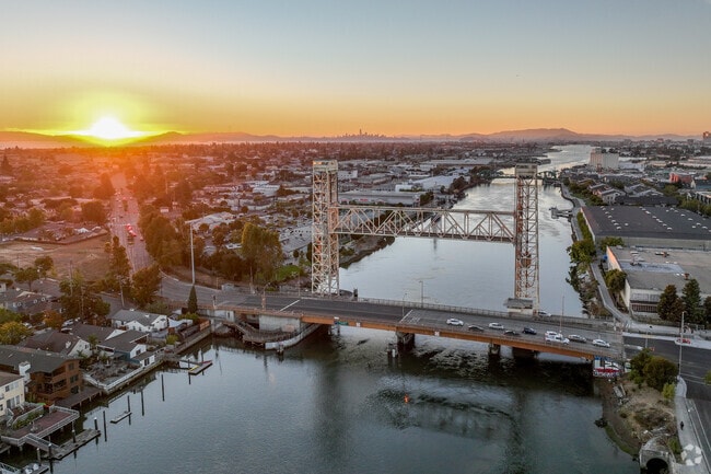 Alameda is easily reached by the Miller-Sweeney Bridge and Park Street Bridge from Jingletown.