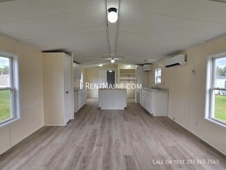 41 Hatch St, Richmond, ME 04357