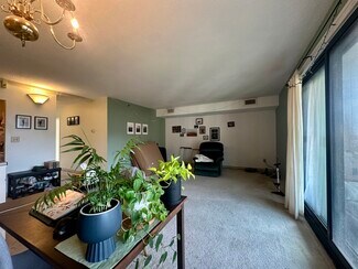 41 Marion St Unit 8A, Brookline, MA 02446