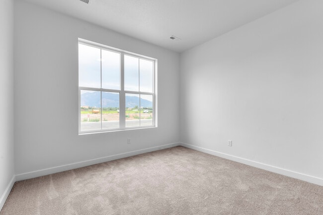 1869 S 2425 W, West Haven, UT 84401 - photo 7