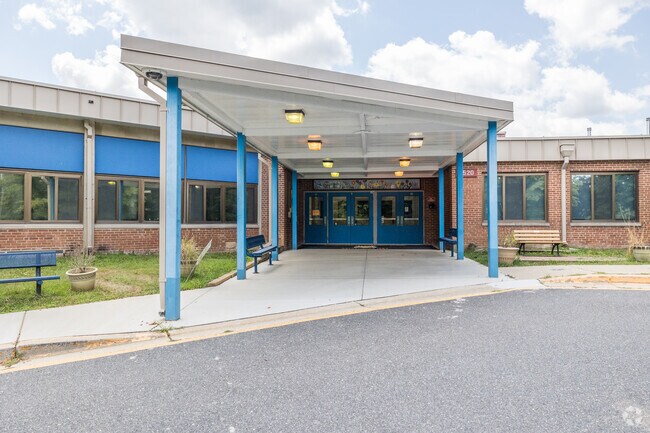 Bannockburn Elementary School gets an A from Niche.