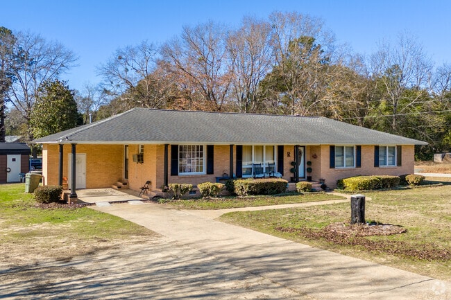 Large ranch homes are a popular option in Wilder.