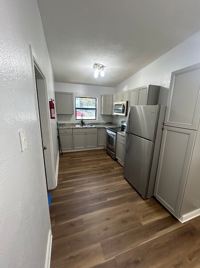 1503 Noble Place, Orlando, FL 32801 - photo 5