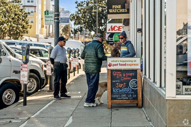 Pet Food Express is a top destination for pet owners in Downtown Burlingame.