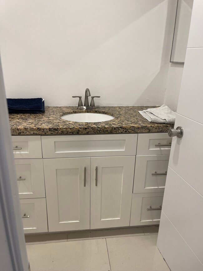 19055 NW 62nd Ave unit countryside village, Hialeah, FL 33015 - photo 6