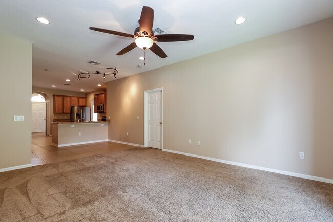 8101 Pea Tree Ct, Trinity, FL 34655 - photo 6