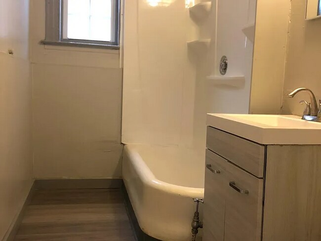 367-379-379 Farmington Ave unit 371-203, Hartford, CT 06105 - photo 7