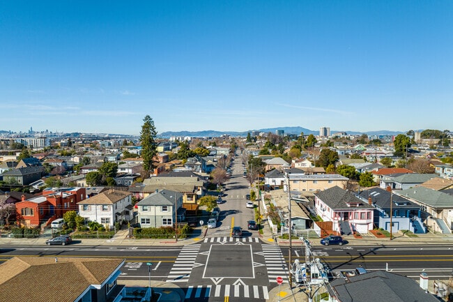 Longfellow is a quiet is a charming, quiet neighborhood in Oakland.