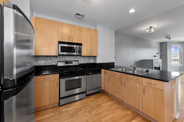 The Montreville unit 314, Chicago, IL 60642 - photo 4