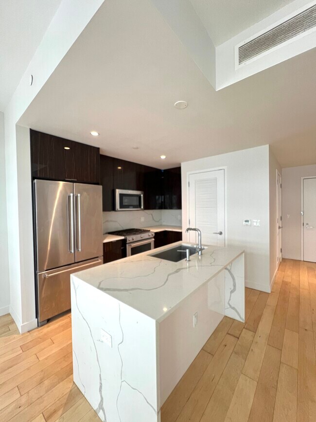 800 Ave at Port Imperial Blvd Unit 407, Weehawken Township, NJ 07086