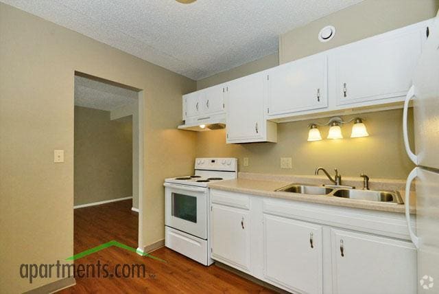 Amber Manor, Dekalb, IL 60115 - photo 5