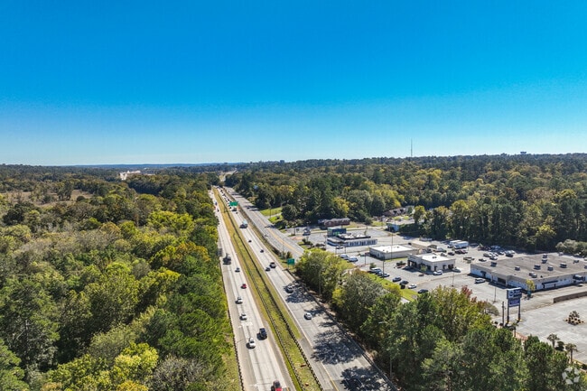 Ingleside Historic District is close to I-75, allowing neighbors to commute near and far.