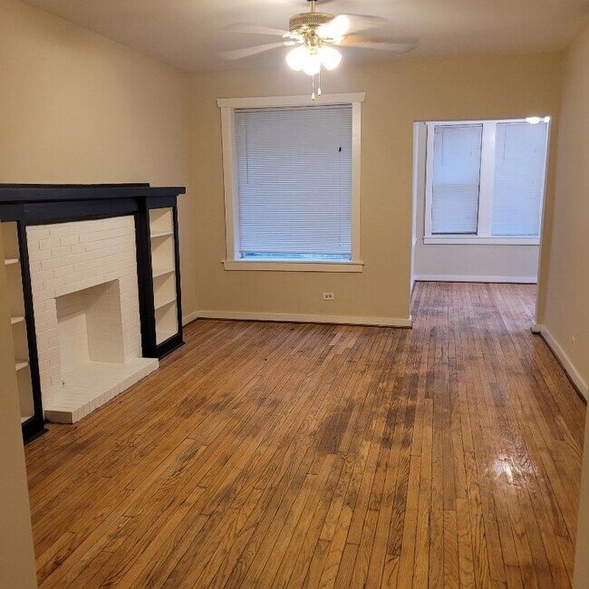 6723 S Clyde Ave unit 1, Chicago, IL 60649 - photo 3