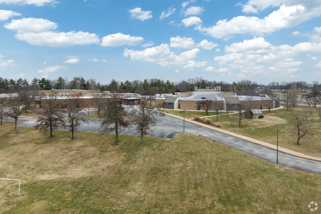 Parkway Northeast Middle has an overall B+ on Niche.